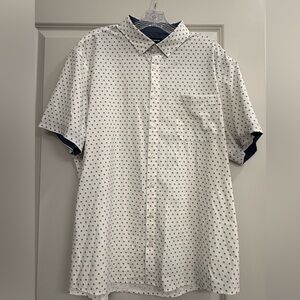 Mizzen + Main Men’s M Leeward Performance Short Sleeve Button up. NEW w/o tags